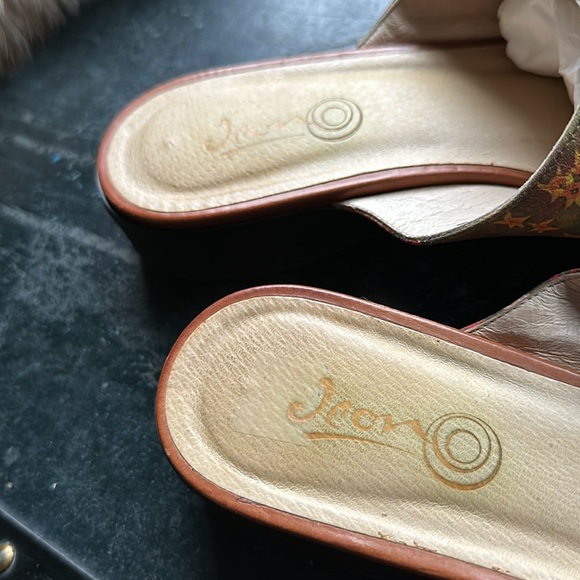 Jeon Gustav Klimt mules - Picture 4 of 7